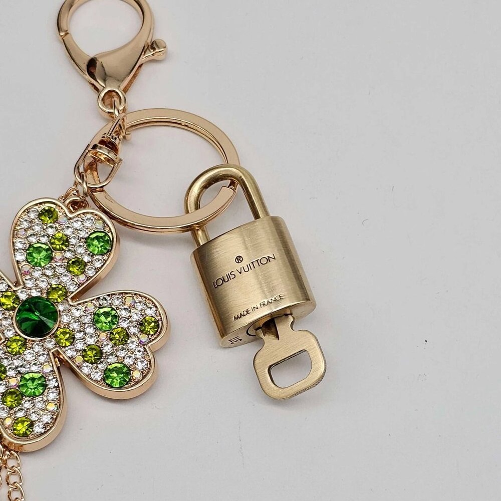 Authentic LV Gold Padlock & Key 🔑 Bag Charm / Unbranded Keychain Combo - Picture 6 of 8